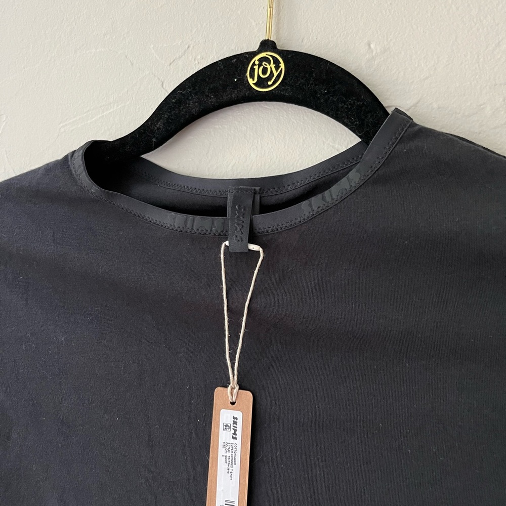 🖤SKIMS COTTON LOGO SUPER CROPPED T SHIRT IN SOOT XS